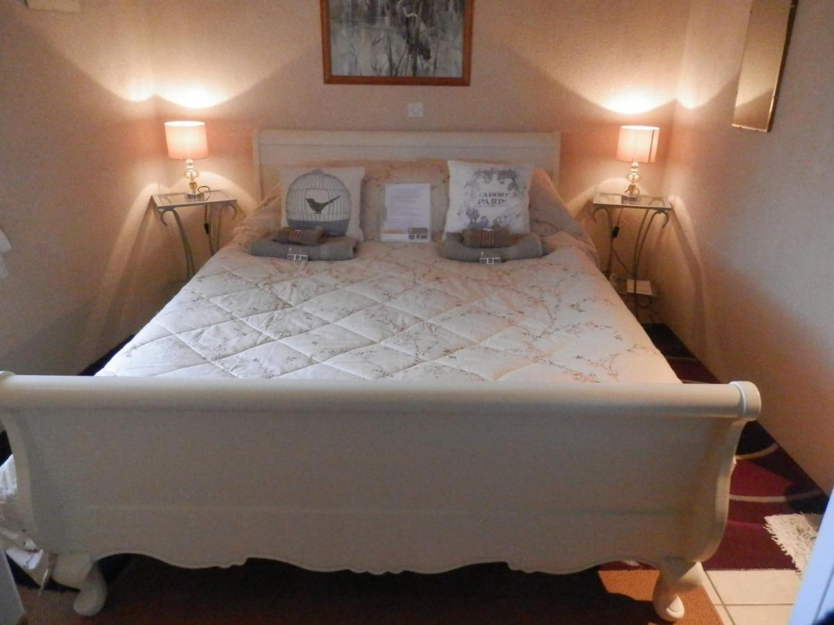 La Petite Cretouffiere - Naturiste Accommodation - Adult Only Colombiers-du-Plessis Exterior photo
