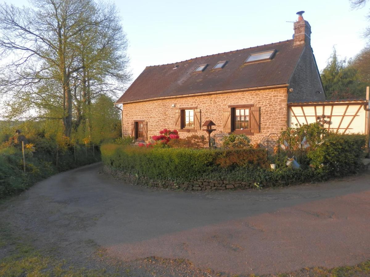 La Petite Cretouffiere - Naturiste Accommodation - Adult Only Colombiers-du-Plessis Exterior photo