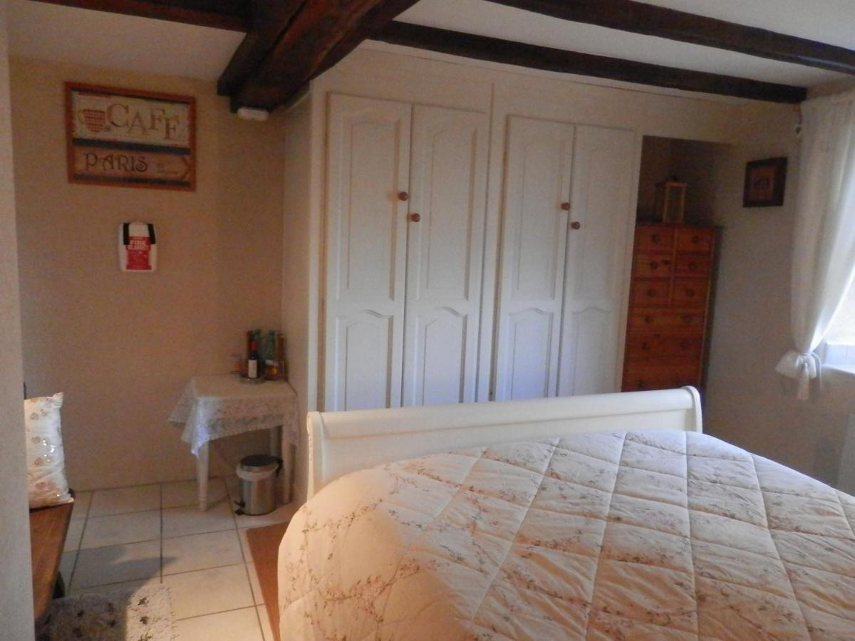La Petite Cretouffiere - Naturiste Accommodation - Adult Only Colombiers-du-Plessis Exterior photo
