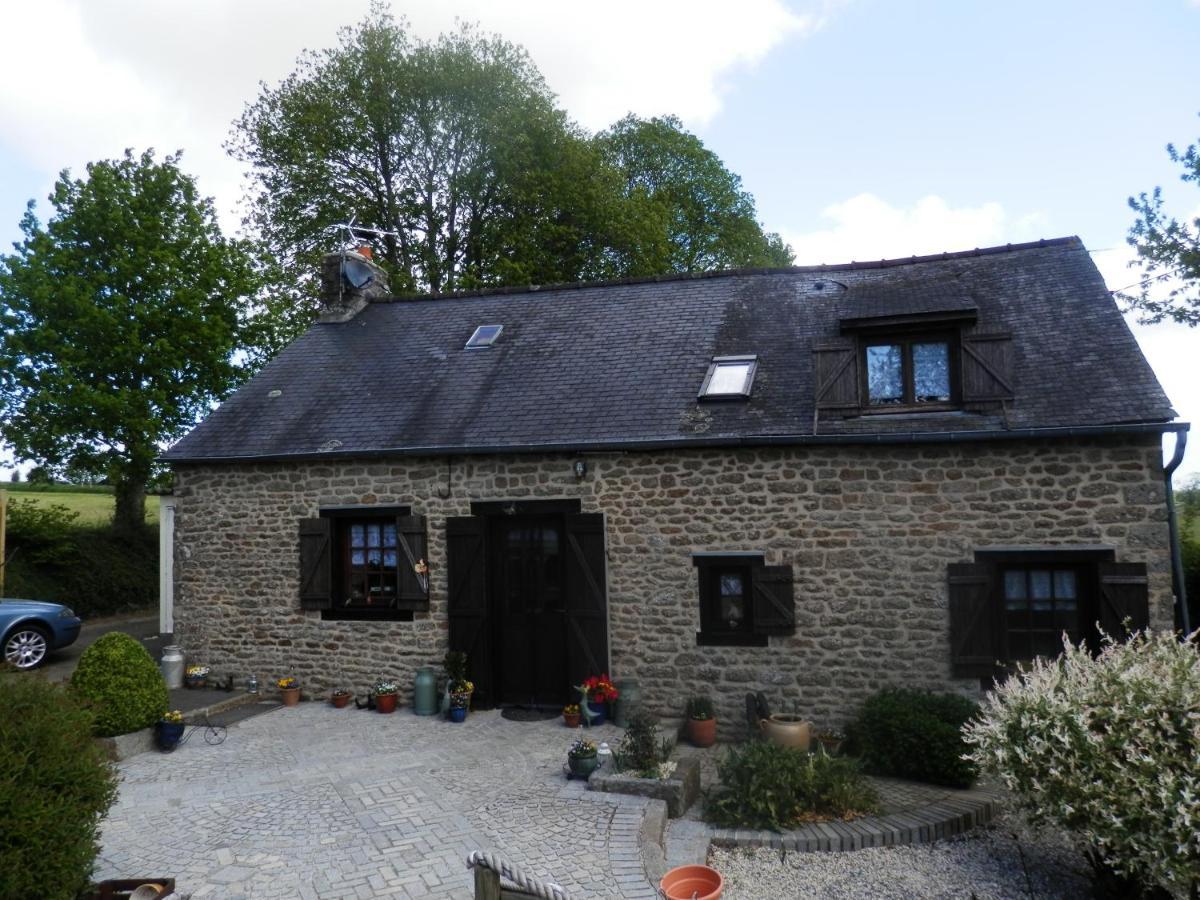 La Petite Cretouffiere - Naturiste Accommodation - Adult Only Colombiers-du-Plessis Exterior photo