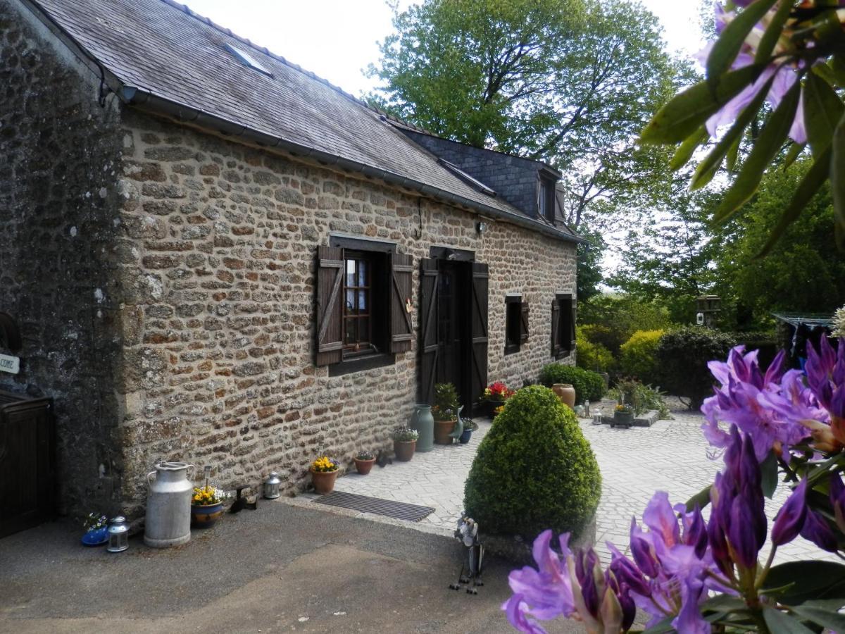 La Petite Cretouffiere - Naturiste Accommodation - Adult Only Colombiers-du-Plessis Exterior photo
